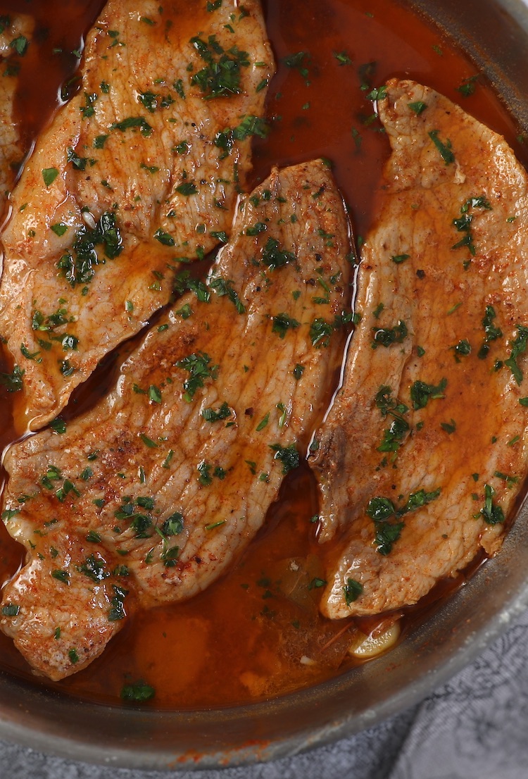 https://www.foodfromportugal.com/content/uploads/2014/03/pork-steaks-special-sauce-002.jpg