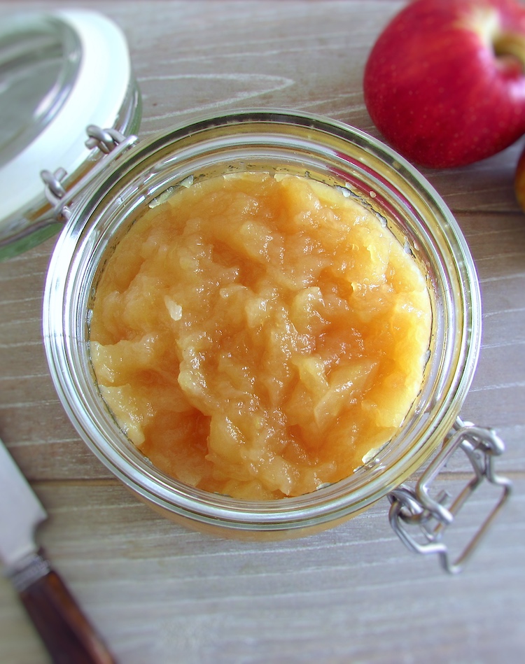 Apple jam in a glass jar