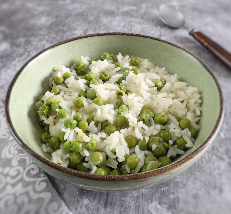 Easy peas rice in a dish bowl